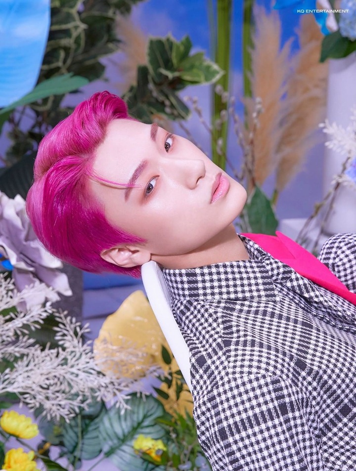 Curi Perhatian Dengan Rambut <i>Pink</i>
