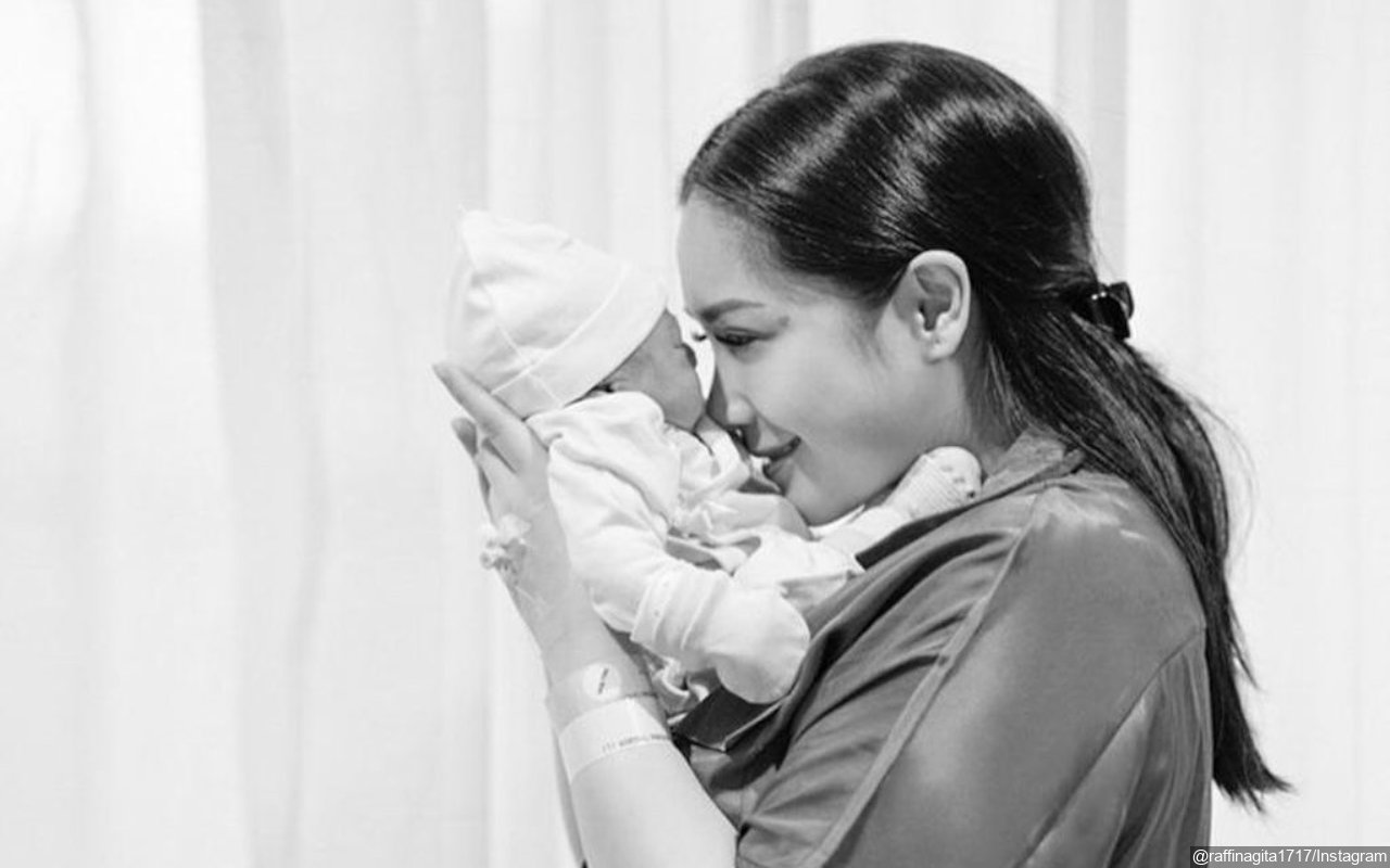 Nagita Pakai Dress 30 Juta, Harga Bedong Hingga Lap Bayi Rayyanza 'Ngajak' Sungkem?