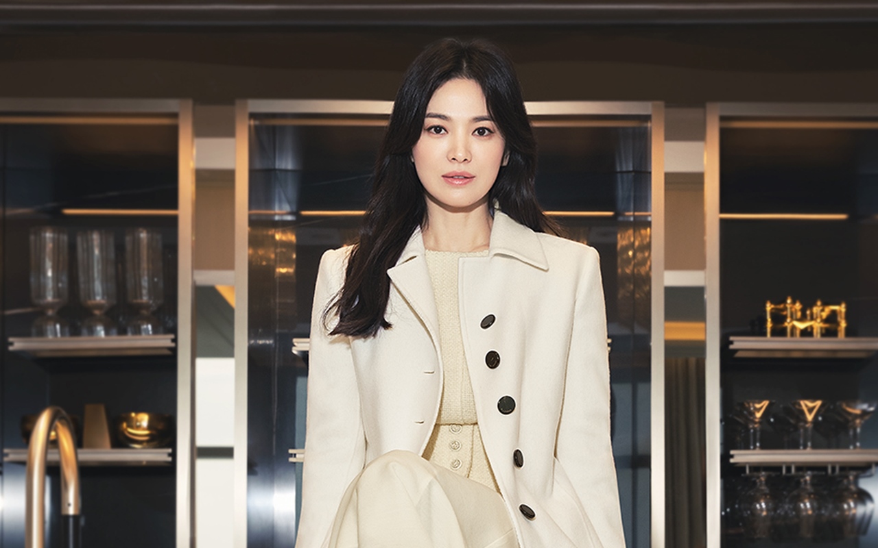 Alasan Song Hye Kyo Sering Diincar Bintangi Drama Bareng Aktor Muda Jadi Sorotan
