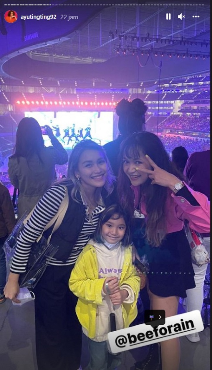 Momen bersama rekan lain sefandom 