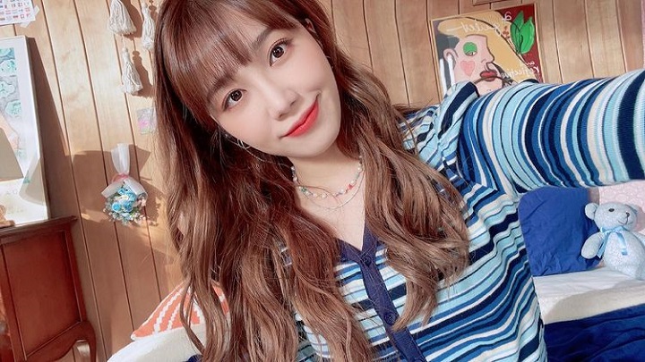 Selfie imut ala Eun ji
