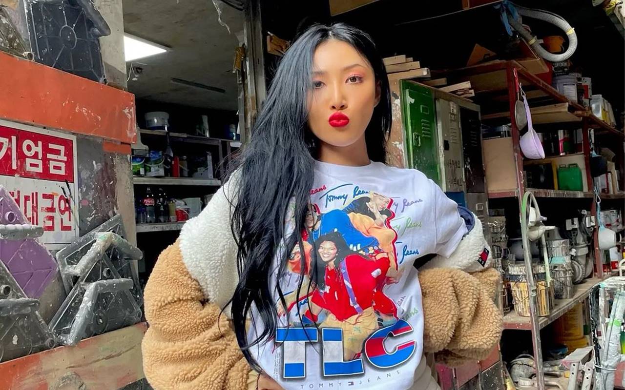Hwasa MAMAMOO Kena Mental Dicurigai Menangis usai 'Ditinggal Nikah' Selebriti Ini