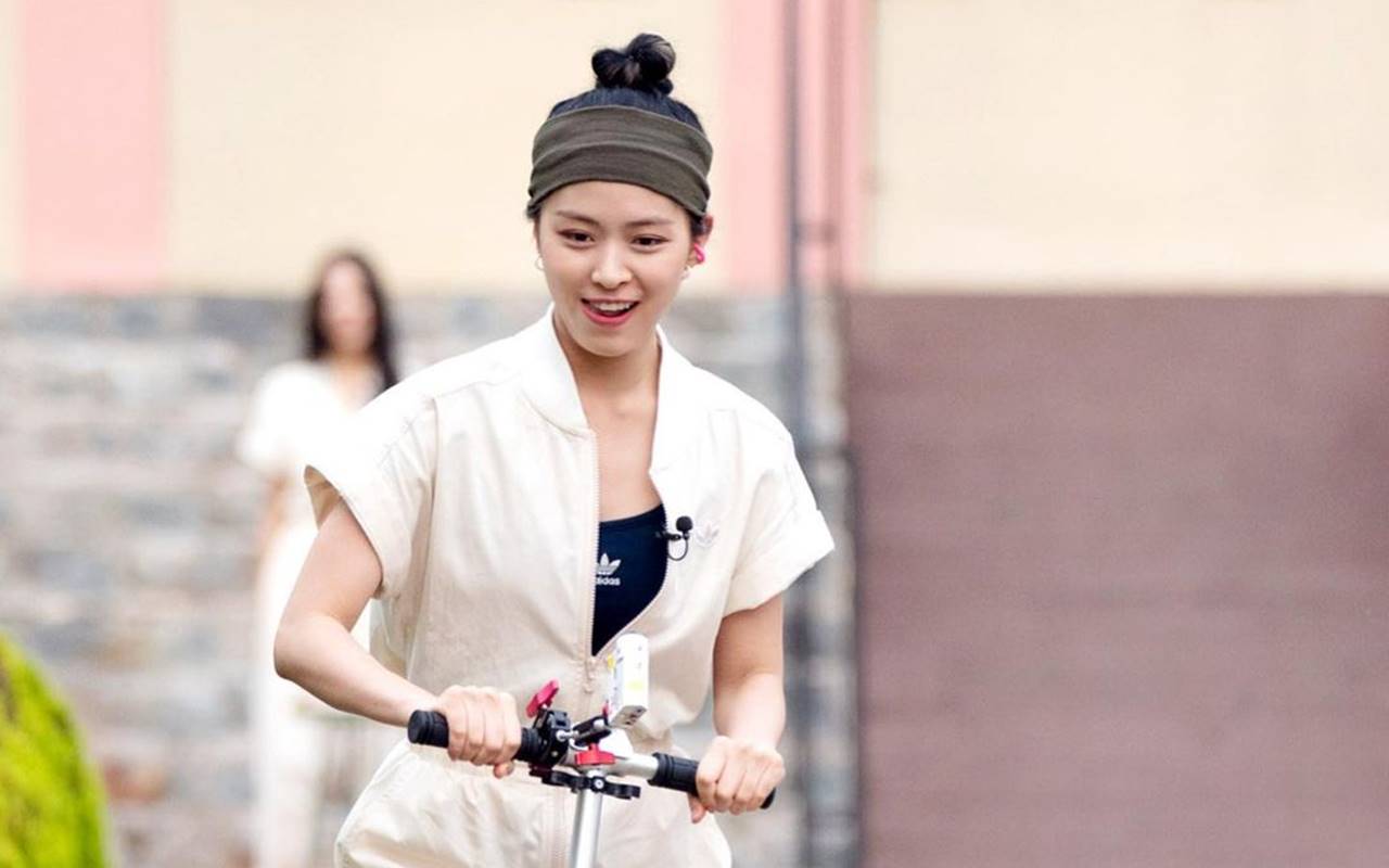 Aura Girl Crush Ryujin ITZY Dinilai Selalu Cocok Kenakan Pakaian Nyentrik