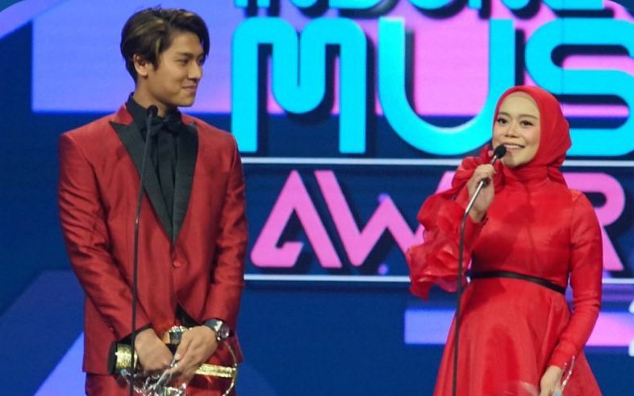 Lesti Kejora Borong Piala Indonesian Music Awards 2021, Rizky Billar Ungkap Terima Kasih Ke Fans