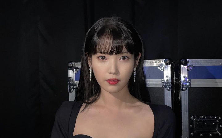 IU