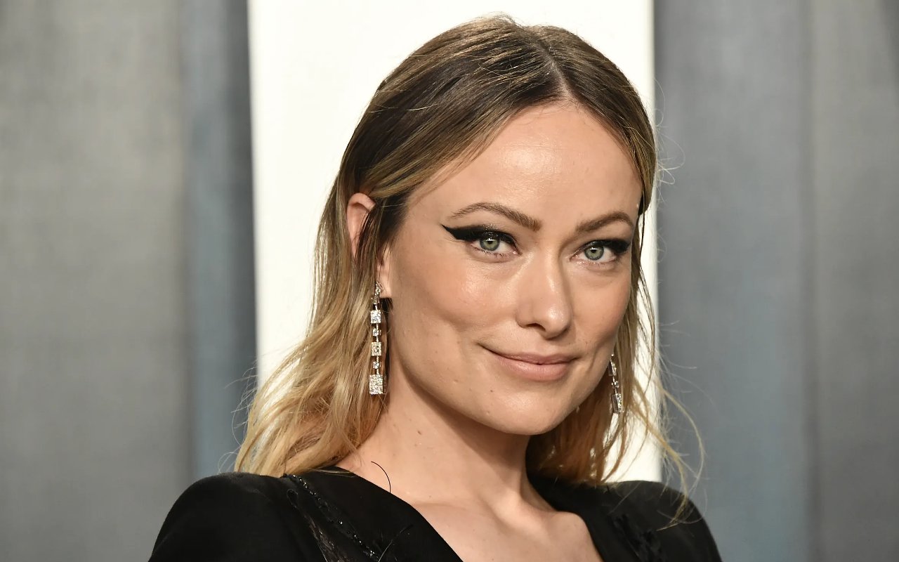 Pacaran, Olivia Wilde Tersinggung Saat Perbedaan Usianya Dengan Harry Styles Jadi Perdebatan Publik