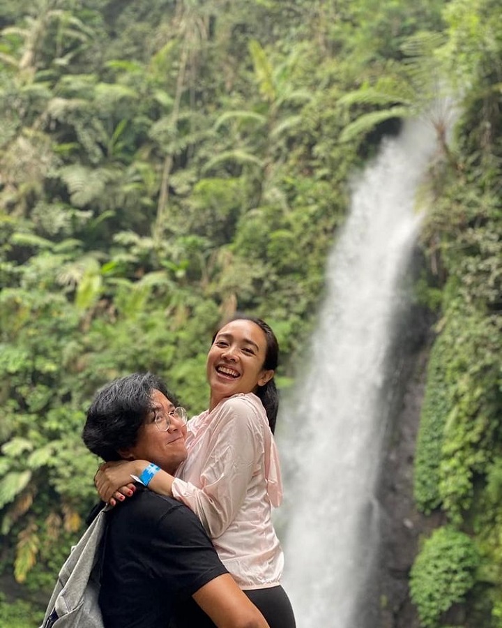 Selalu bahagia meski masih berdua saja