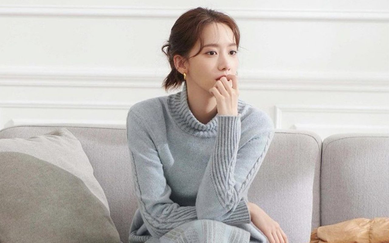Yoona SNSD Pamer Body Goals, Pinggang Semut Bikin Iri Maksimal
