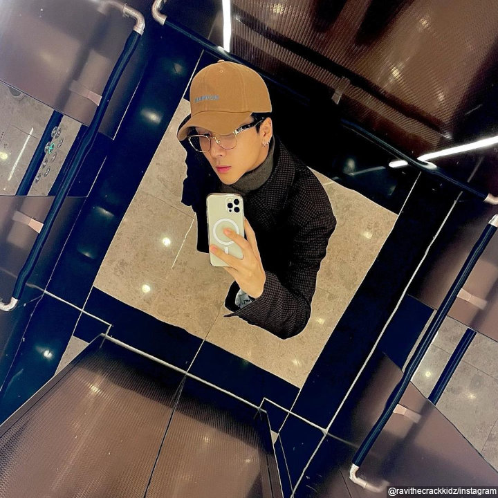 <i>Miror Selfie</i> Yang Unik