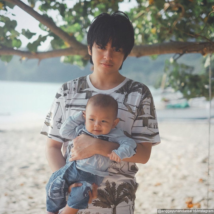 Liburan ke pantai