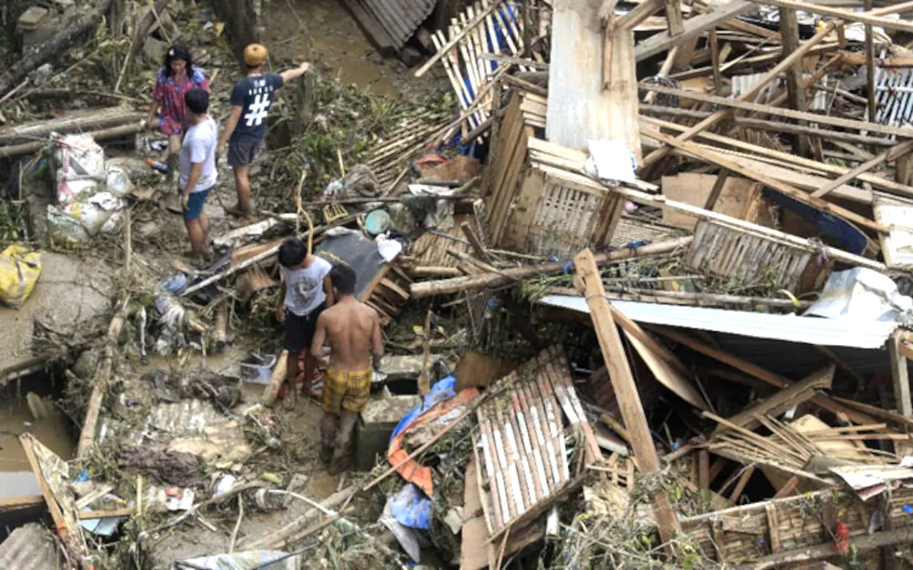 Lebih dari 100 Orang Tewas Akibat Badai Topan di Filipina, 30.000 Warga Mengungsi