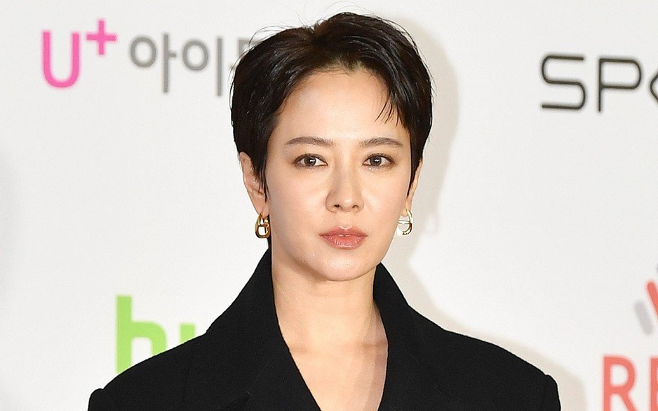 Fans Masih Marah Soal Gaya Rambut dan Style Song Ji Hyo