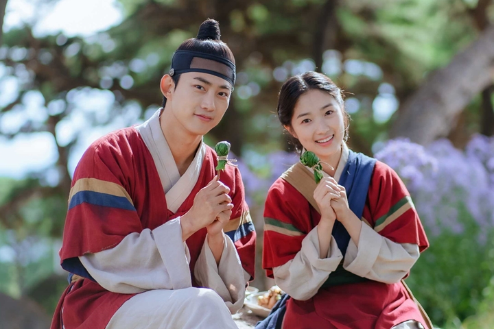 Kim Hye Yoon & Taecyeon 2PM 'Secret Royal Inspector & Joy'