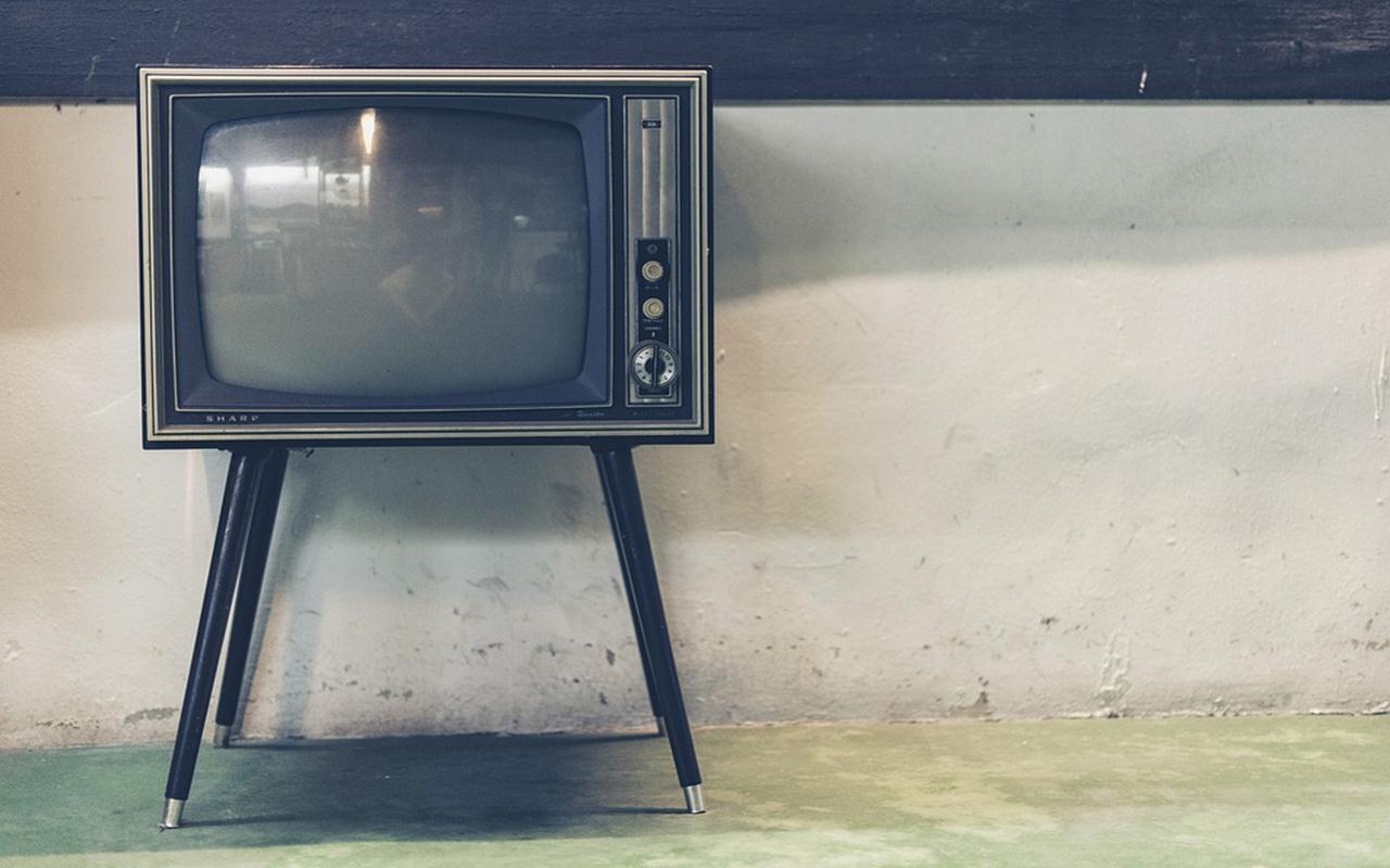 Ada-Ada Saja! Jepang Bikin Layar TV Bisa Dijilat, Tersedia Berbagai Pilihan Rasa