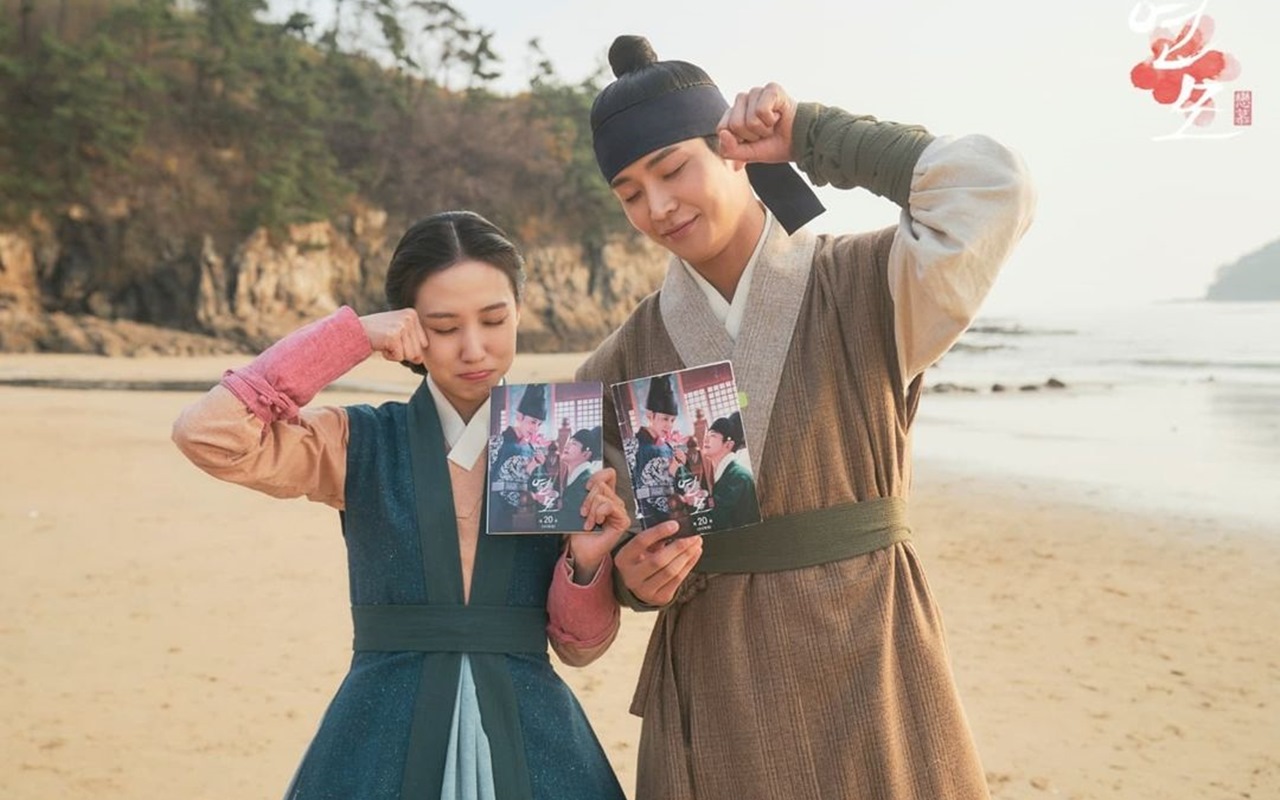 Park Eun Bin Ungkap Adegan Ciuman dengan Rowoon SF9 di 'The King's Affection' Melenceng dari Naskah 