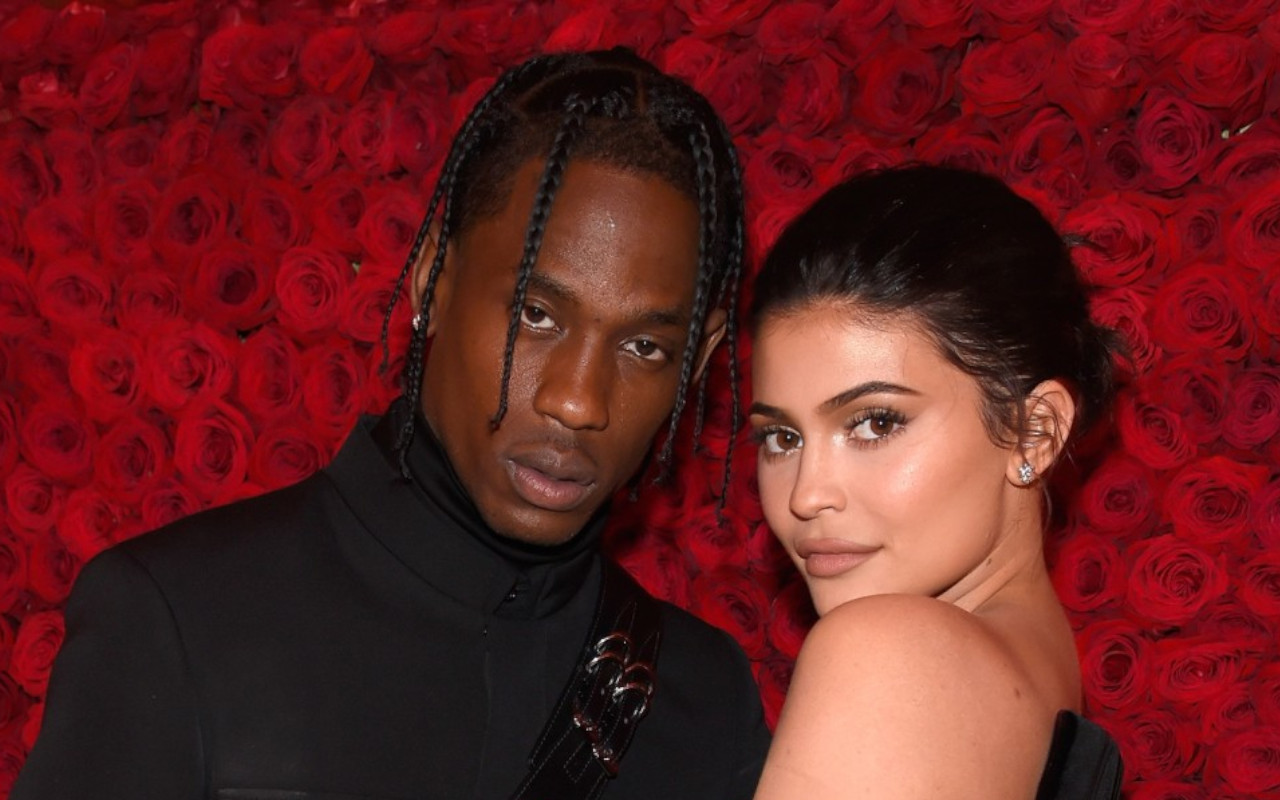 Kylie Jenner Perdana Main Instagram Usai Kena Kritik Tajam Imbas Ricuhnya Konser Travis Scott
