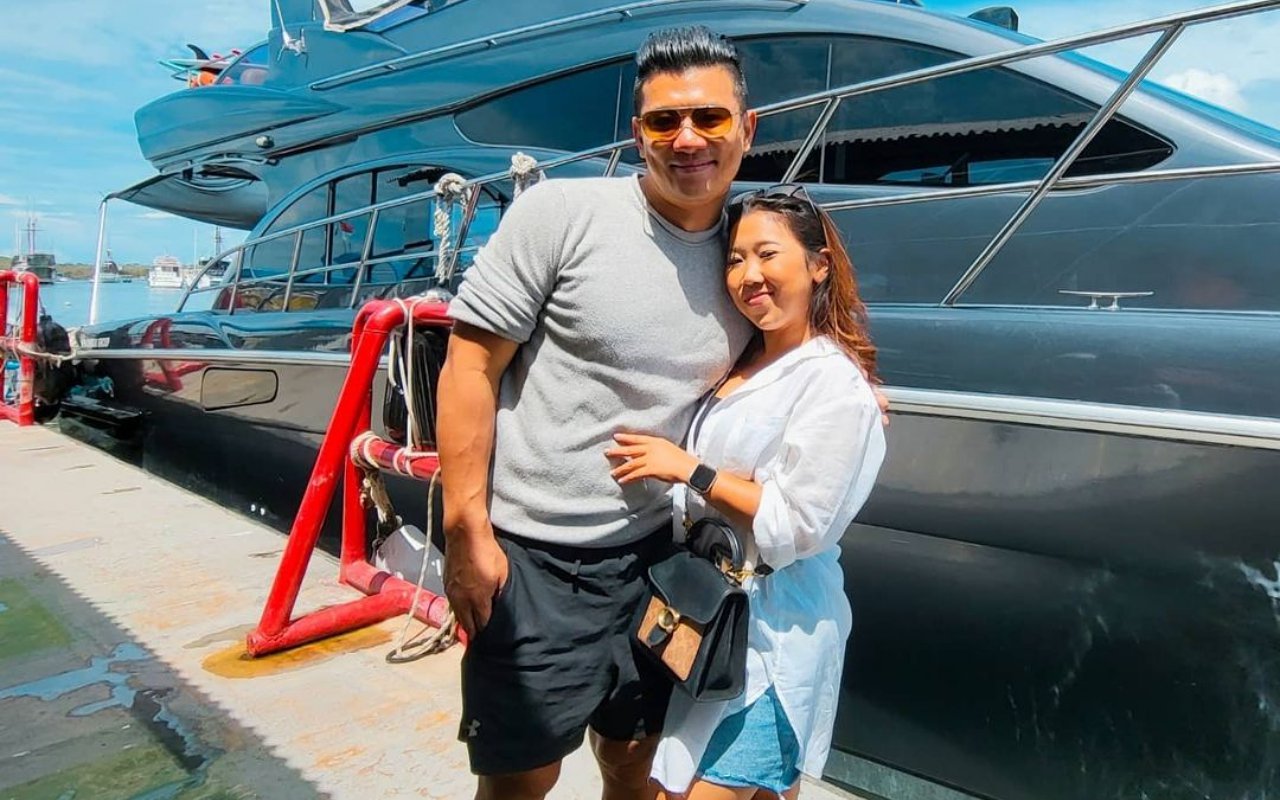 Kiky Saputri Mendadak Mesra Dengan Investor Holywings Koko Jackson, Inikah Bukti Jadian?