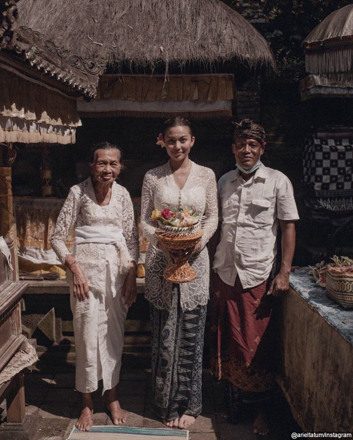 Cantik anggun dengan kebaya