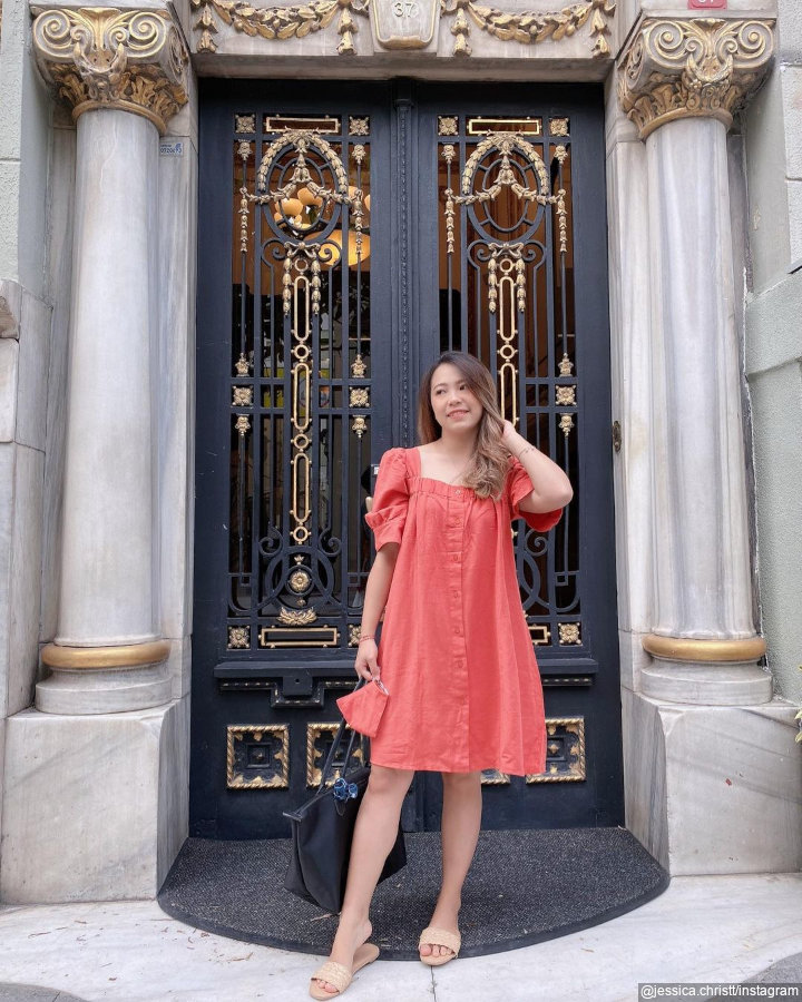 Manis dengan dress