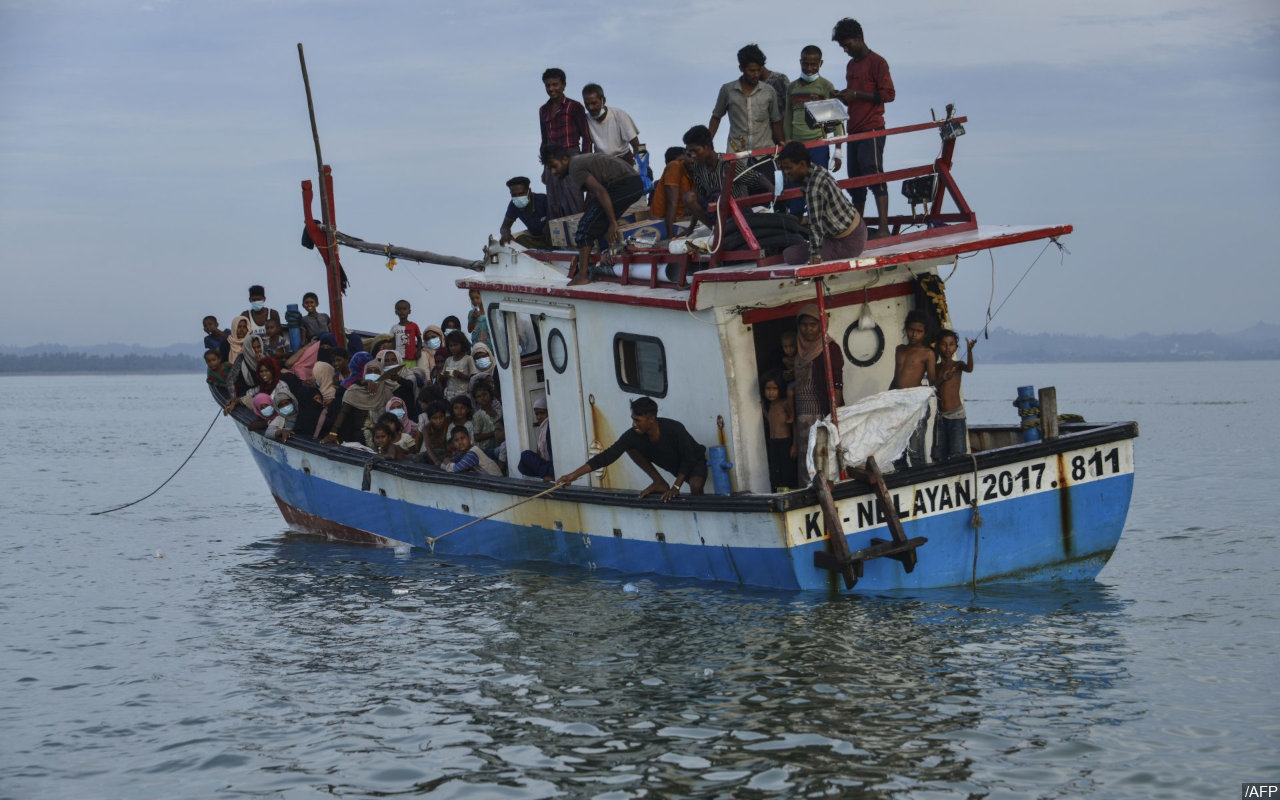 Badan Pengungsi PBB Minta Indonesia Izinkan Kapal Berisi Ratusan Muslim Rohingya Untuk Berlabuh