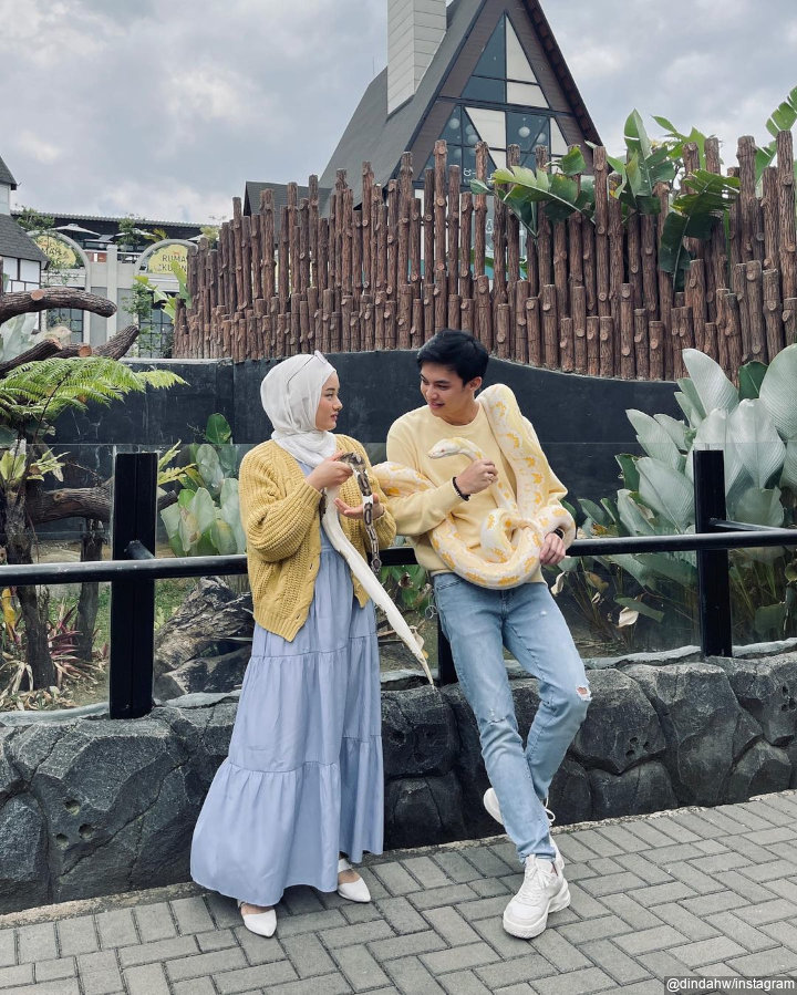 <i>Couple</i> ala Dinda Hauw dan Rey Mbayang