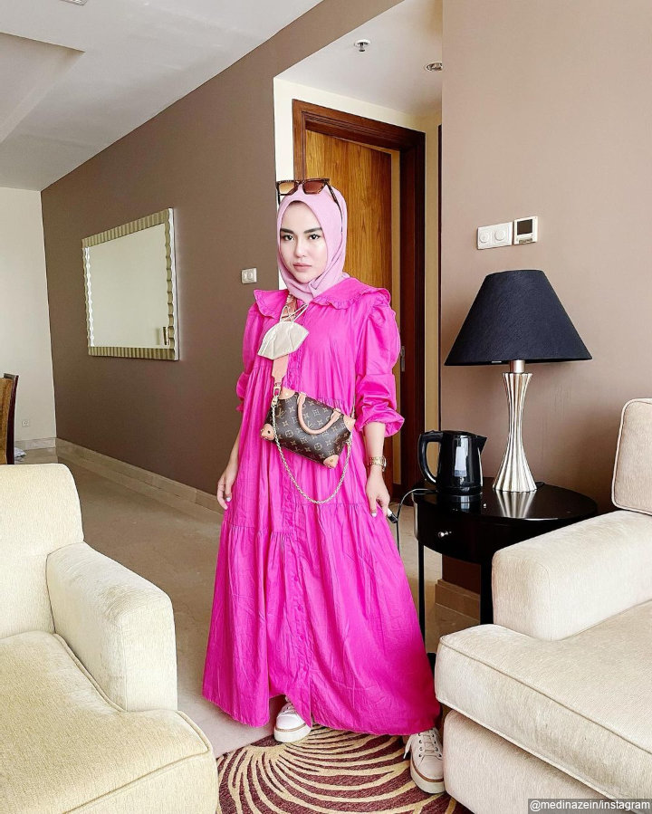<i>Pinky</i> ala Medina Zein