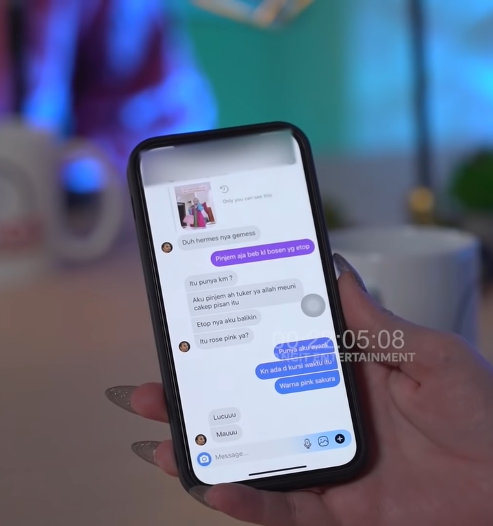 Bantah Nipu, Medina Zein Tunjukkan Bukti Chat Vanessa Angel Pinjam Tas