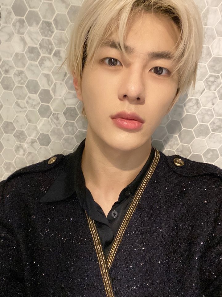 Bikin Pangling Dengan Rambut Pirang