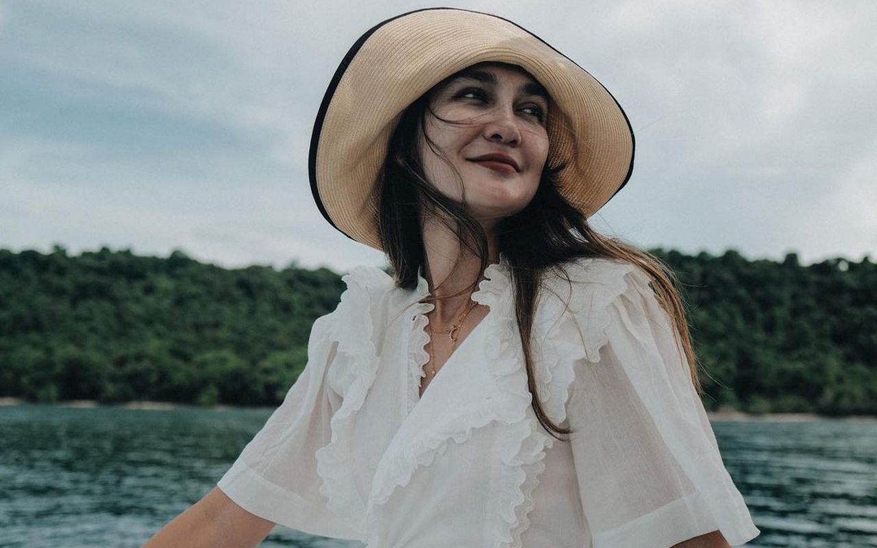 Luna Maya Ramah Hadapi Fans, Netizen Geger Soal Penampakan 'Pacar Tampan' dari Jepang