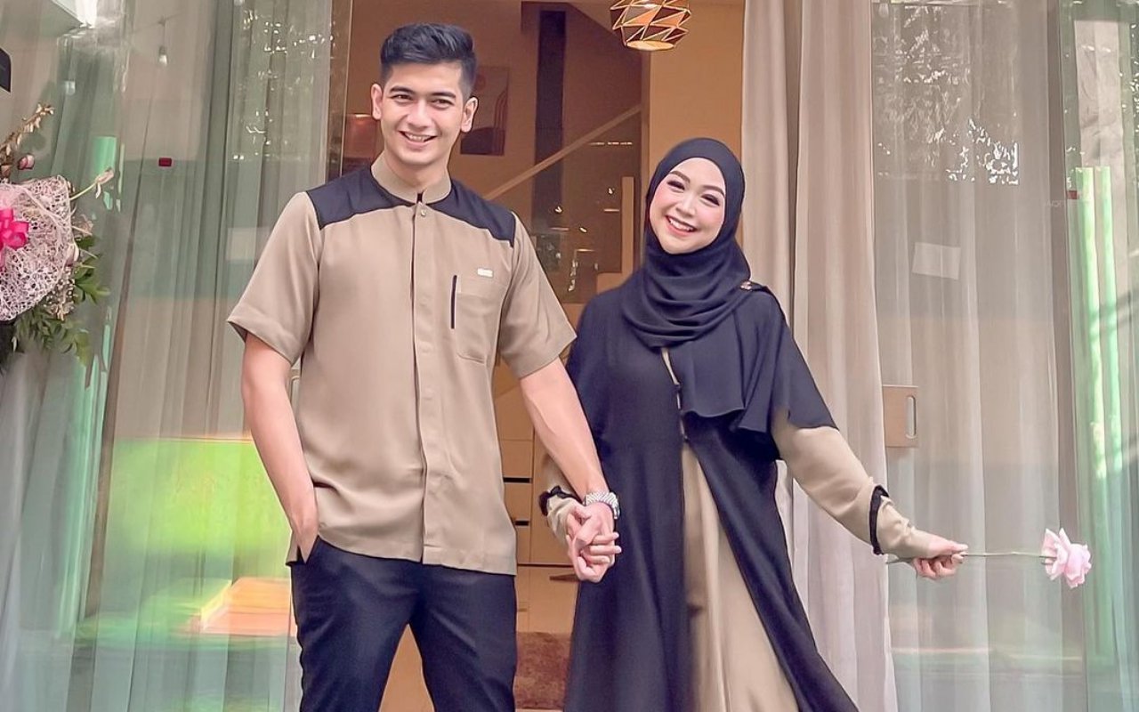 Ria Ricis Perdana Rayakan Tahun Baru Bareng Suami, Ungkap Harapan Begini Untuk 2022