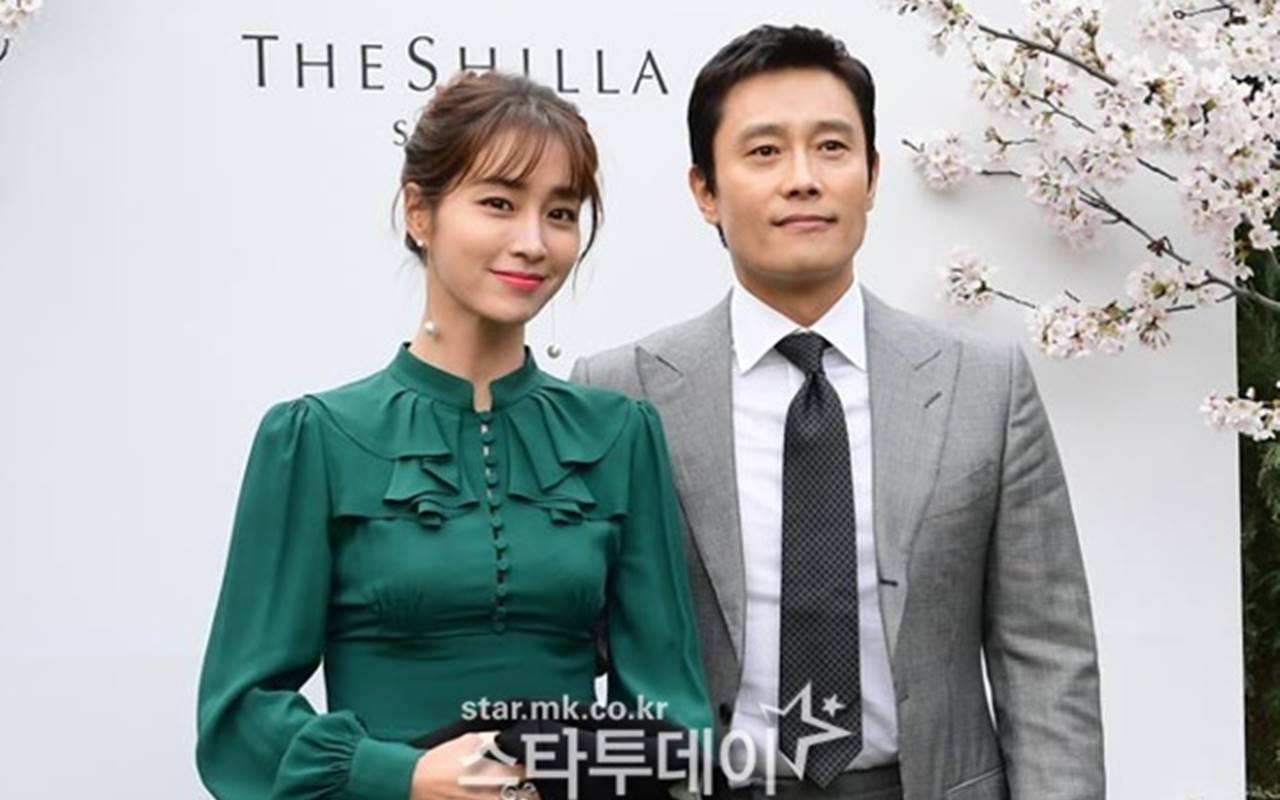 Asyiknya Kebersamaan Lee Byung Hun dan Lee Min Jung Liburan Bareng Sang Anak di Pulau Jeju