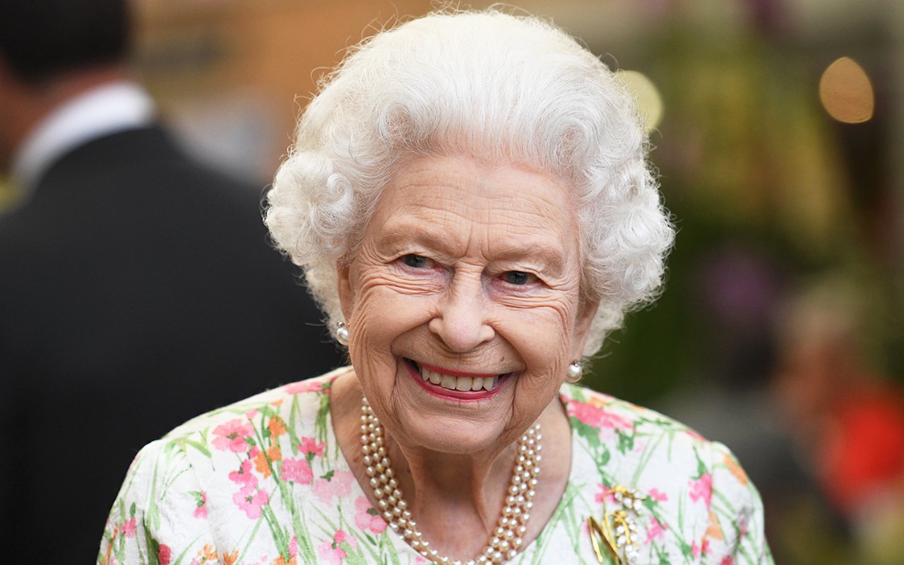 Balita 1 Tahun Dapat Surat dari Kerajaan Inggris Usai 'Cosplay' Mirip Ratu Elizabeth II