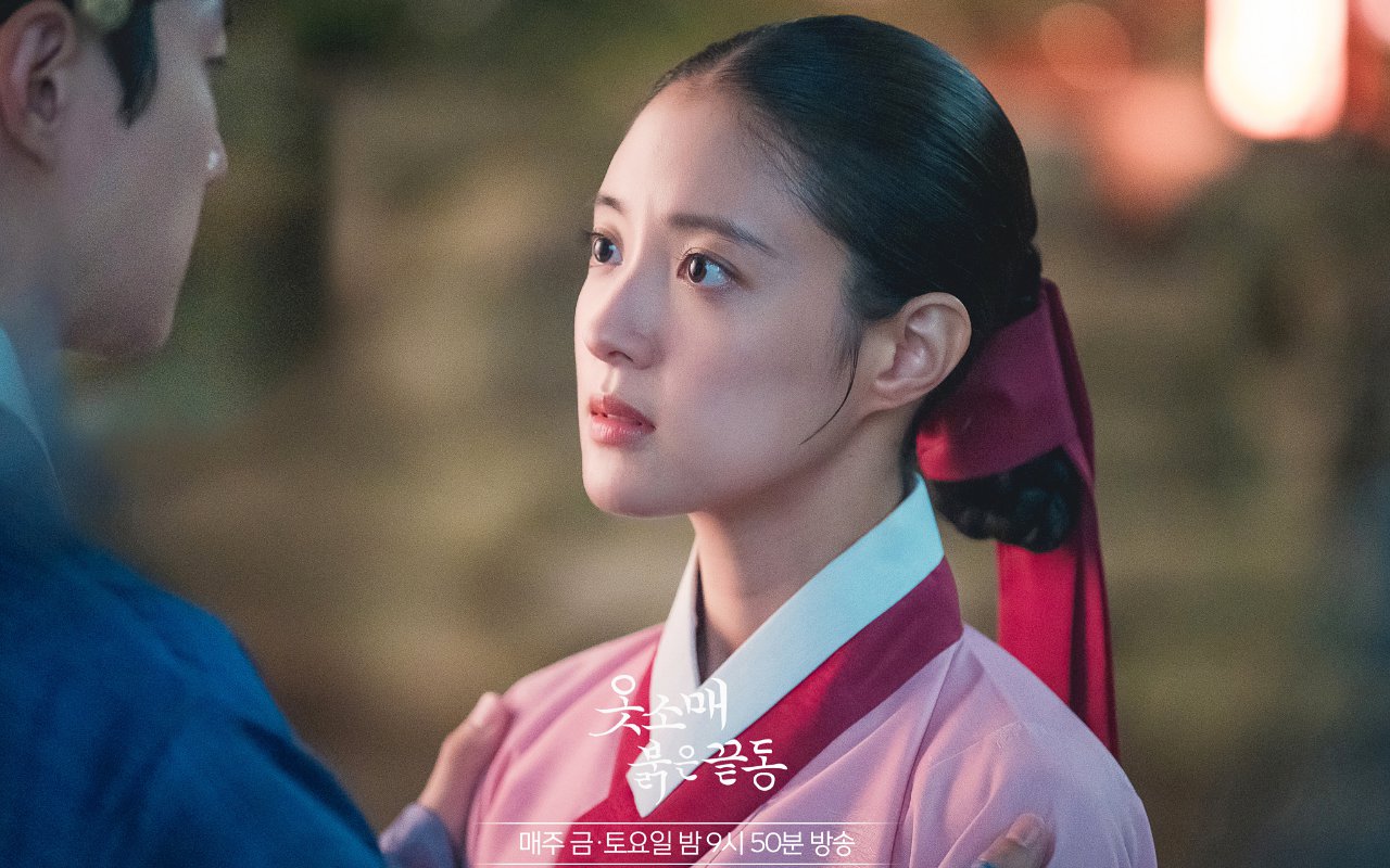Lee Se Young Disebut Jadi Legenda Baru di Drama Sejarah Korea Usai Bintangi 'The Red Sleeve'