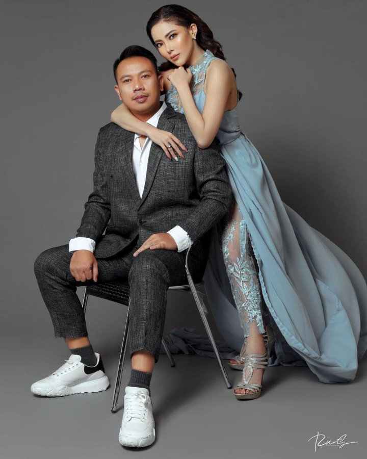 pernah diisukan dekat vicky prasetyo