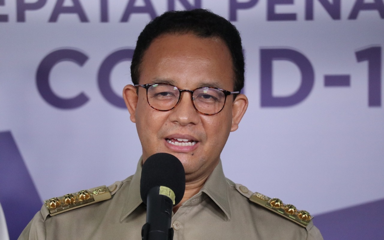 Anies Baswedan Bongkar Alasan dan Dasar Hukum Naikkan UMP DKI Jakarta 2022