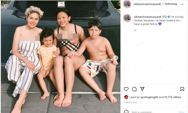 Nikita Mirzani Unggah Foto Liburan Bareng Ketiga Anaknya, Penampilan Loly Pakai Swimsuit Disorot
