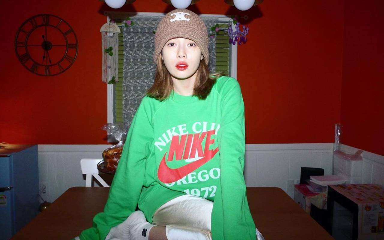 'Mengintip' Saat Selfie, HyunA Pamer Gambar Tato Baru di Bagian Tubuh Ini