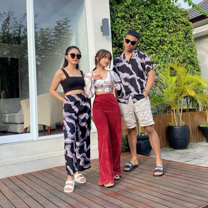 Kompak kenakan brand Vanessa Angel