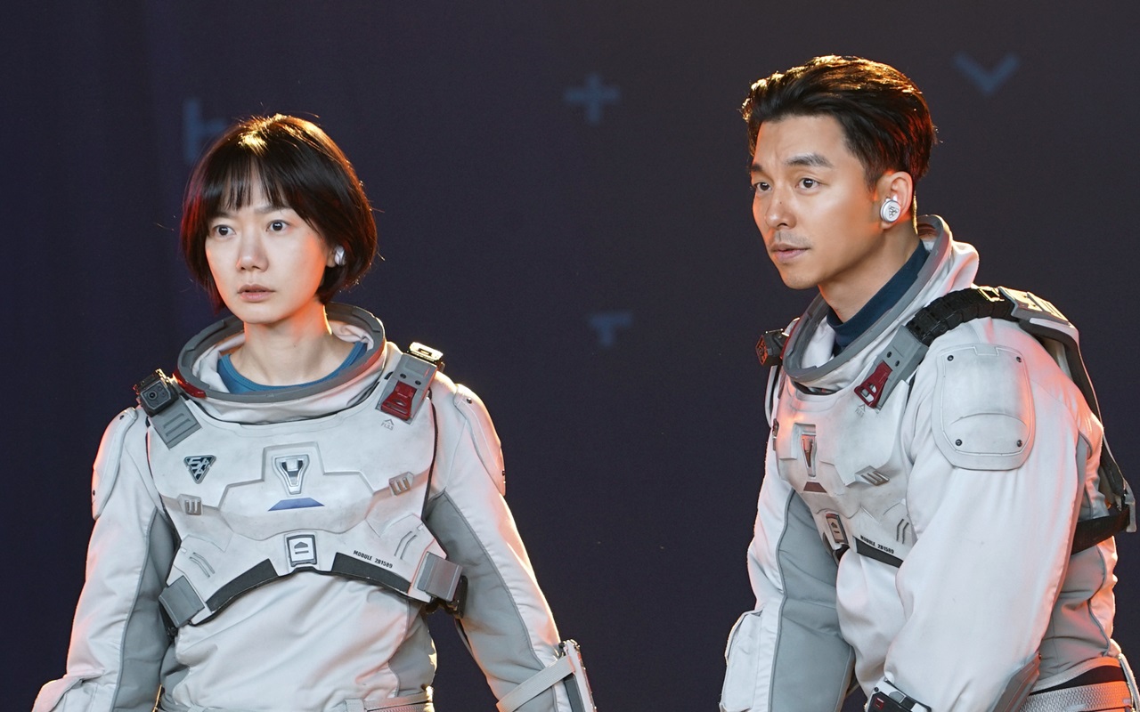 Kompak Roasting Sutradara, Gong Yoo dan Bae Doona Saling Komplain Karakter di 'The Silent Sea'