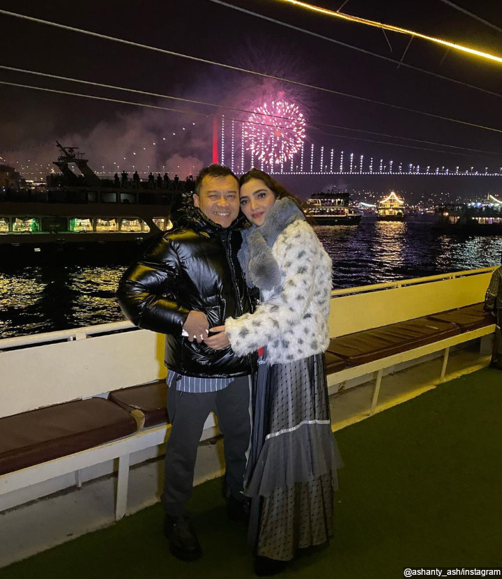  Tahun baru bareng romantis