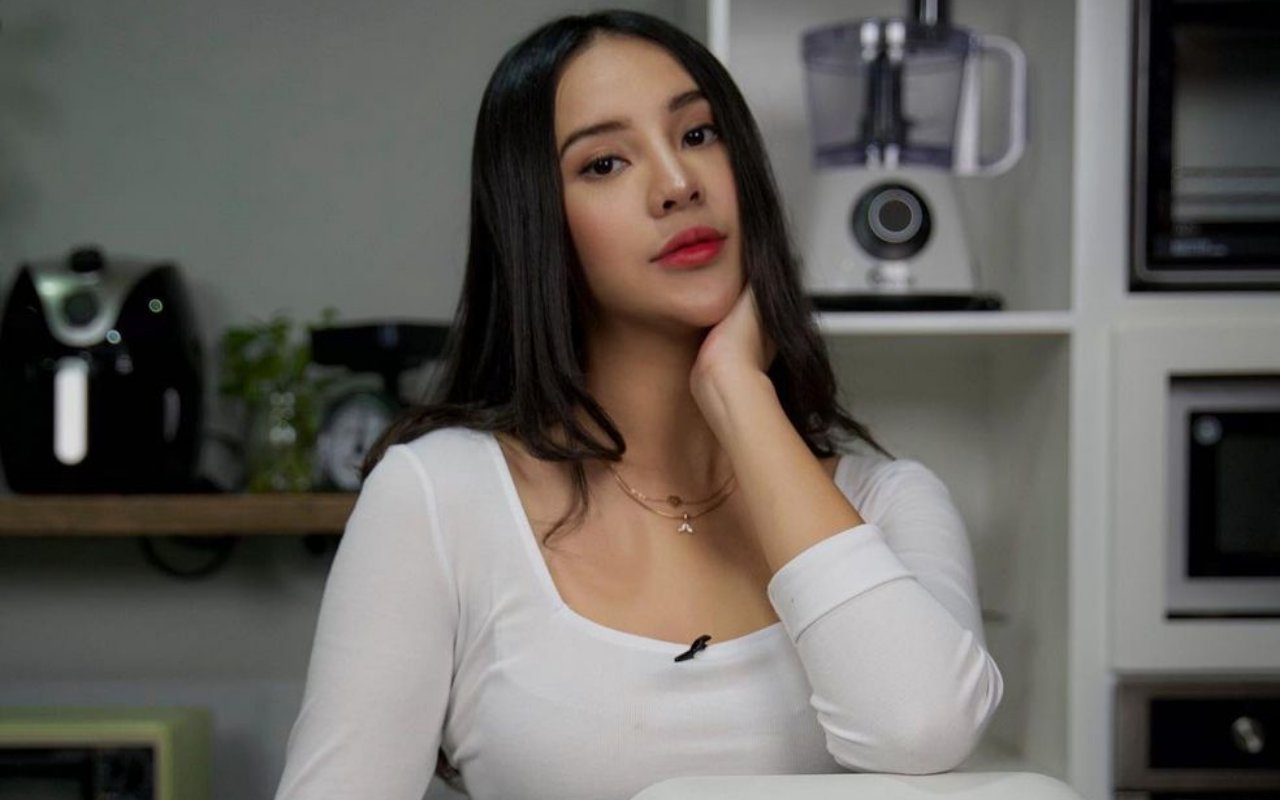 Rival di 'Layangan Putus', Anya Geraldine Ungkap Kedekatan dengan Putri Marino di Belakang Kamera