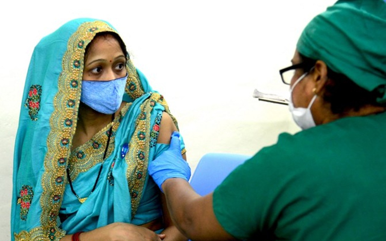 India 'Tancap Gas' Vaksin Booster Usai Tembus 180 Ribu Kasus COVID-19 Sehari Imbas Omicron