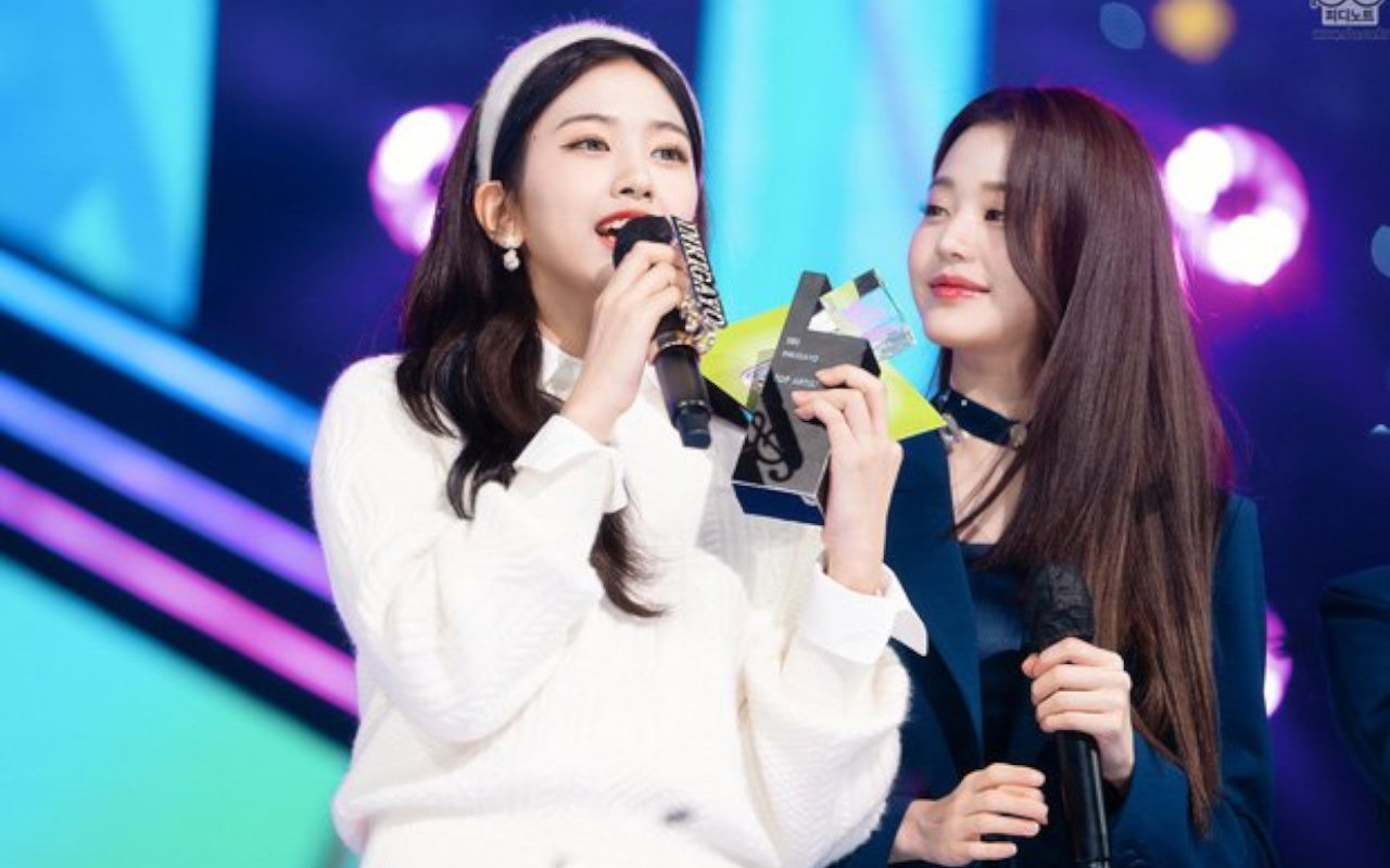 Momen Manis Jang Won Young dan Ahn Yujin IVE Ini Seolah Hapus Kontroversi Masa Lalu