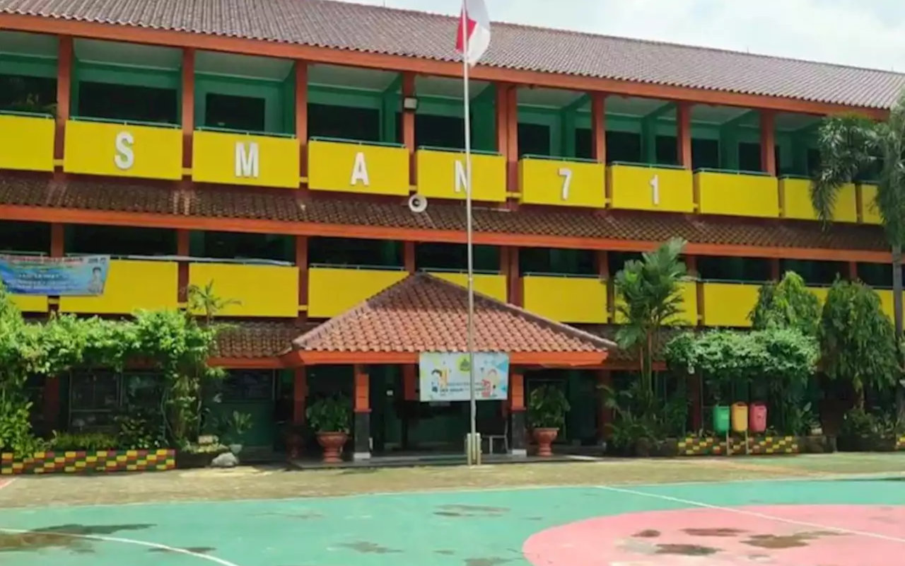 Siswa SMAN 71 Terjangkit COVID-19 Omicron Sempat Ambil Rapor dan Bertemu Teman Sekelas