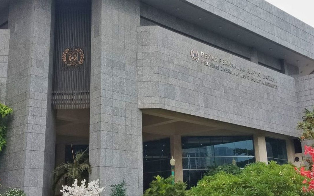 BK DPRD DKI Jakarta Tegur Anggota Dewan yang ke Kantor Pakai Celana Jins Sobek
