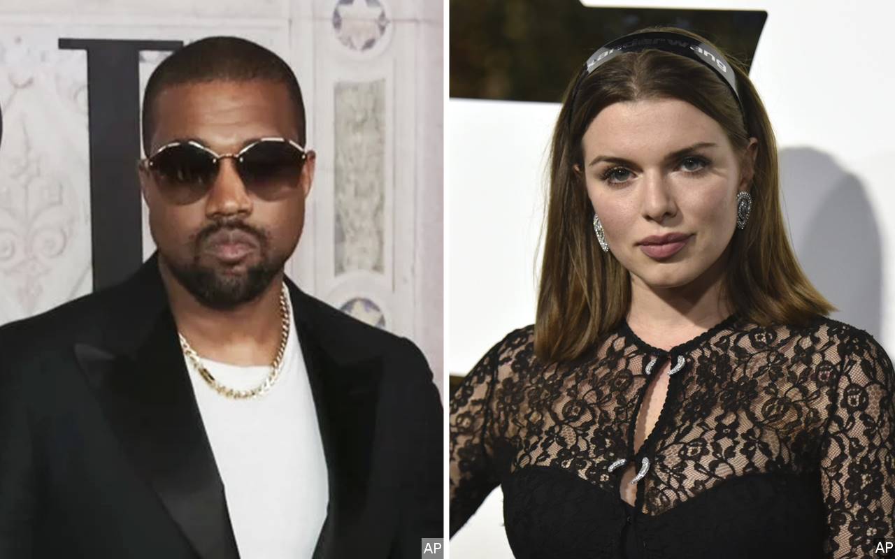 Diinvestigasi Usai Diduga Pukul Fans, Kanye West Tak Sungkan Cium Julia Fox Di Hadapan Media