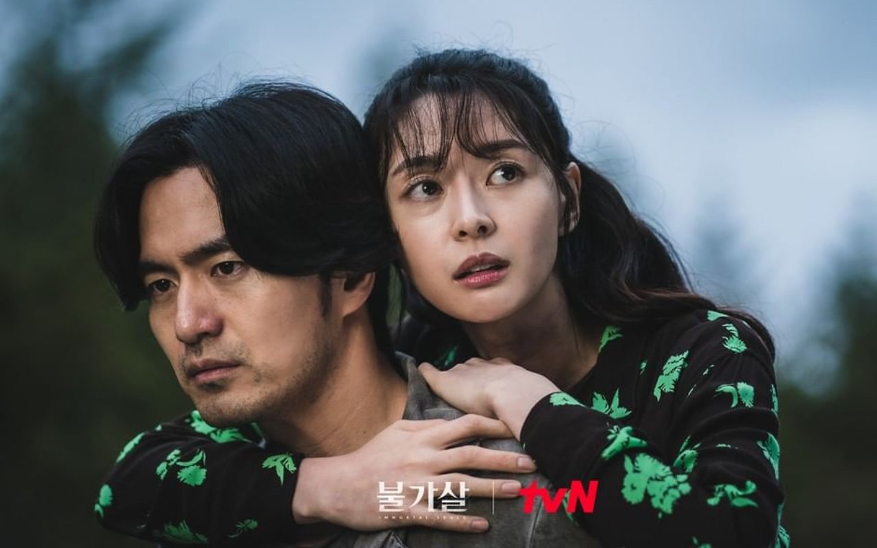 Lee Jin Wook Peluk Kwon Nara dari Belakang, Petunjuk Babak Ke-2 'Bulgasal: Immortal Souls' Terungkap