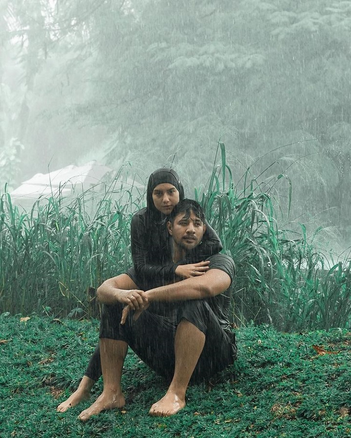 hujan-hujanan bareng