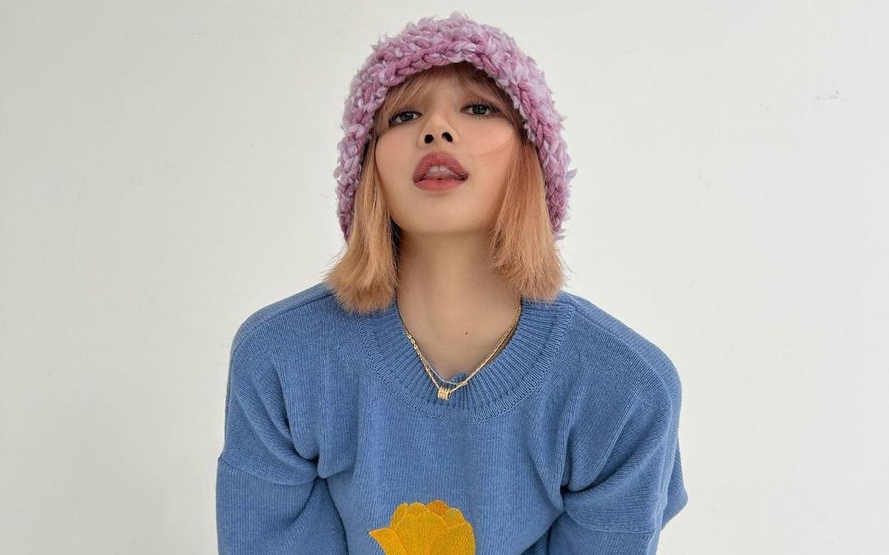Cantik Banget, Lisa BLACKPINK Pancarkan Pesona Kelas Dunia di Photobook 'LALISA'