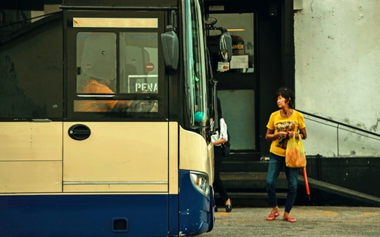 Langkah Filipina Larang Orang Tak Divaksin Naik Transportasi Umum Dituding 'Anti Orang Miskin'